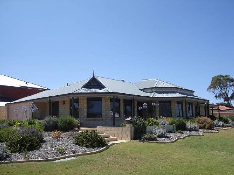 2 Gilmore Street, Madora Bay WA 6210