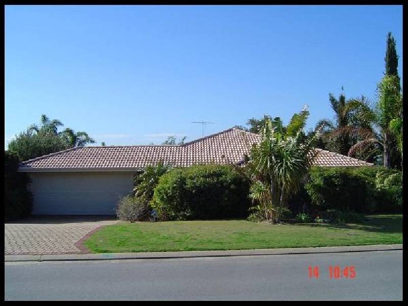 4 Muntries Place, Halls Head WA 6210