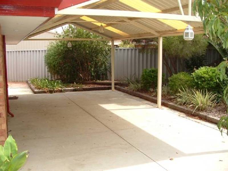 10 Oakover Turn, Greenfields WA 6210