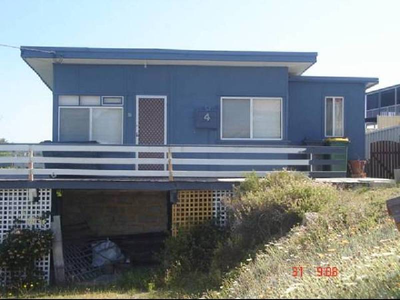 4 Lotus Street, Madora Bay WA 6210