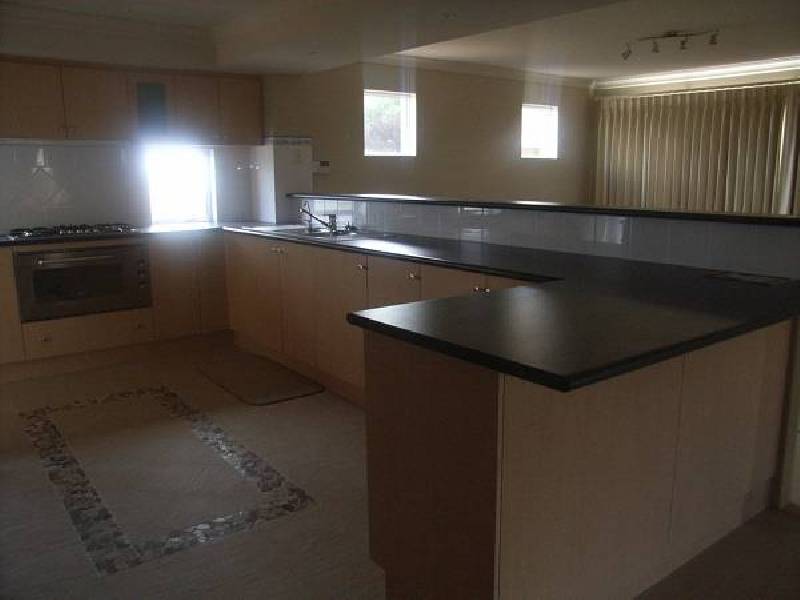 28 HIDEAWAY COVE, Halls Head WA 6210