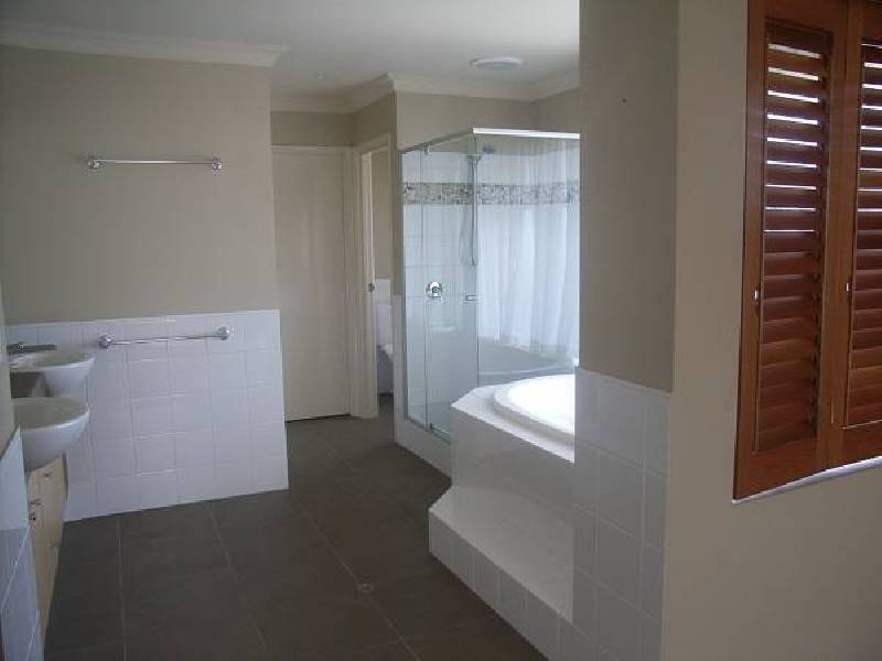 28 HIDEAWAY COVE, Halls Head WA 6210