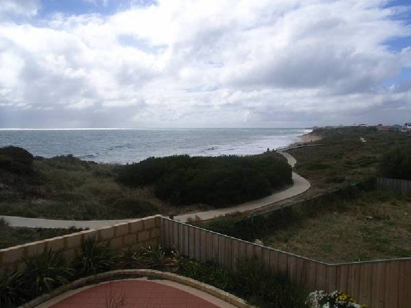 28 HIDEAWAY COVE, Halls Head WA 6210