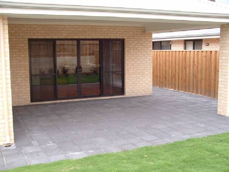 64 Buttercup Parkway, Halls Head WA 6210