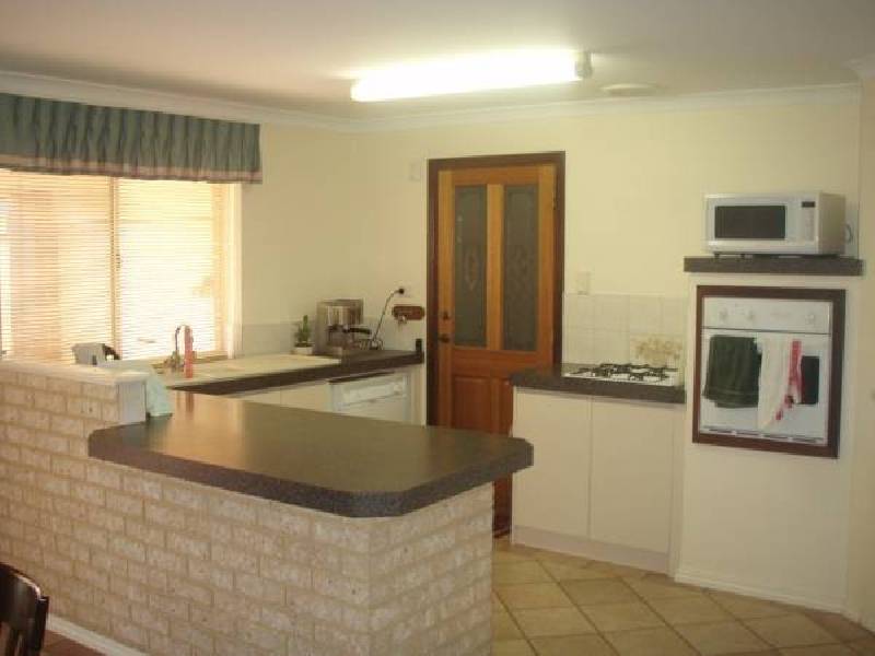 26 Suncrest Meander, Meadow Springs WA 6210