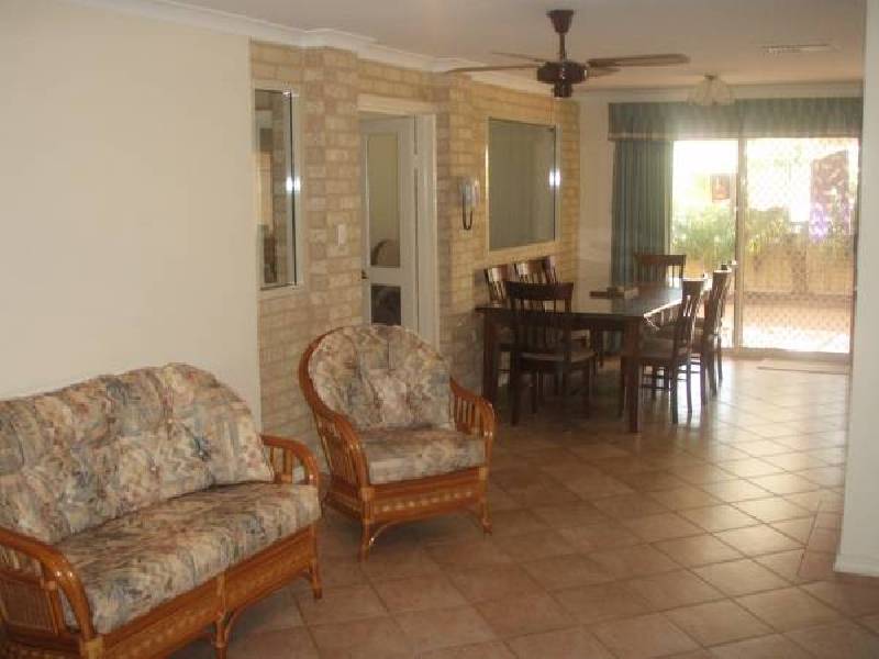 26 Suncrest Meander, Meadow Springs WA 6210