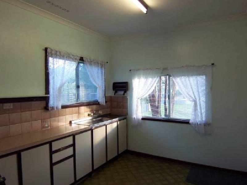 11 Roy Road, Coodanup WA 6210