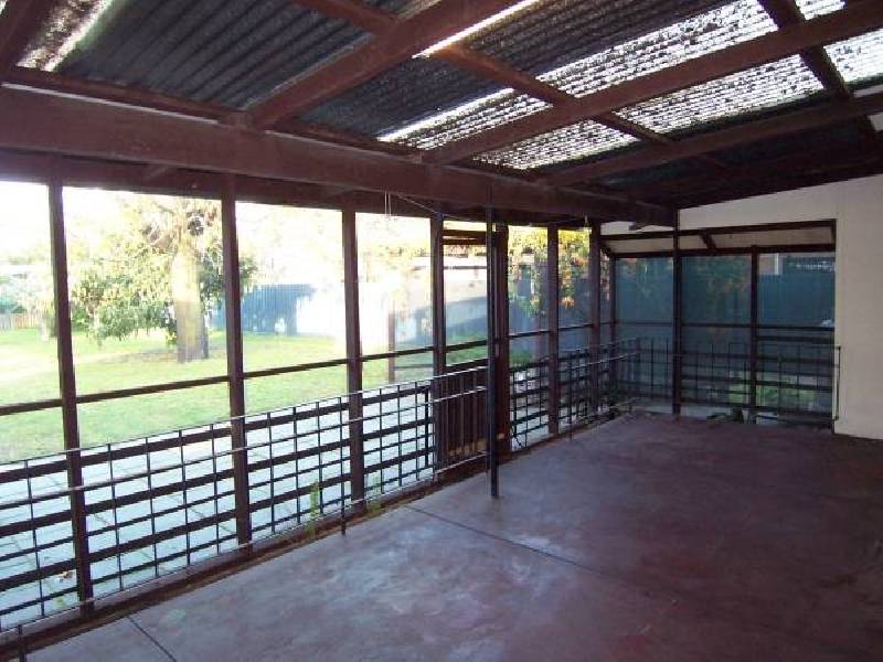 11 Roy Road, Coodanup WA 6210