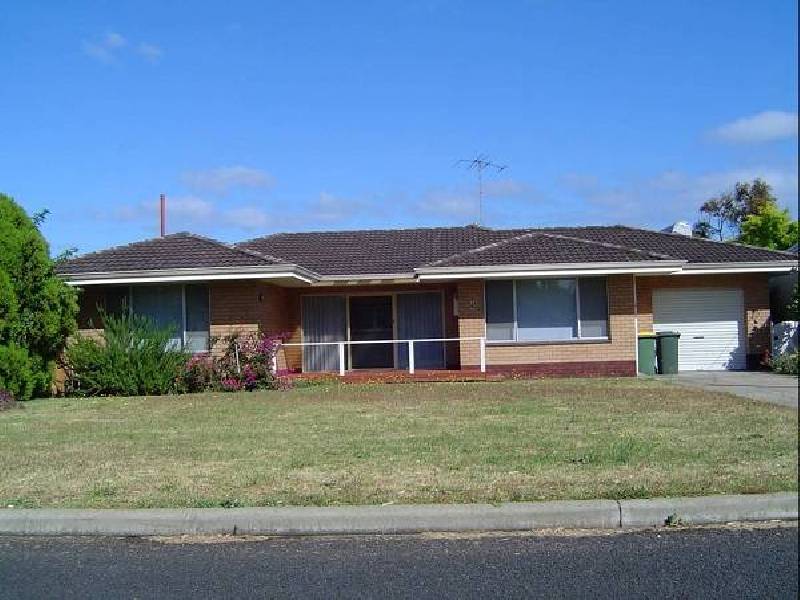 40 Peter Street, Halls Head WA 6210