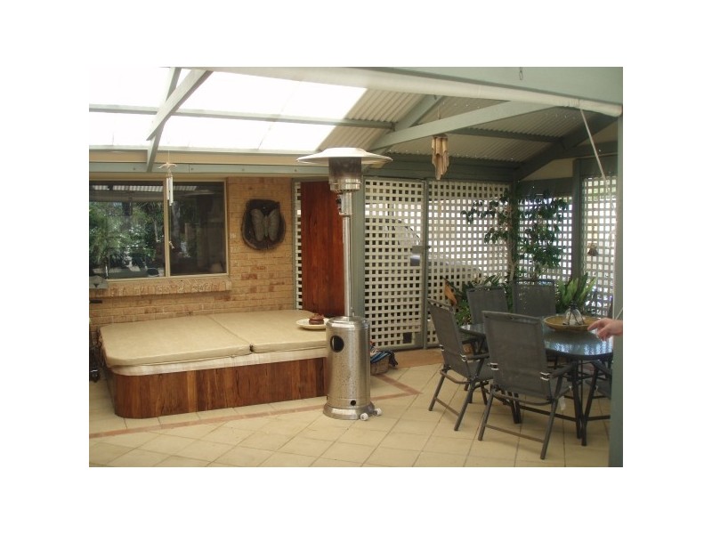 52 Janis Street, Halls Head WA 6210