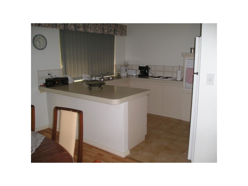 17A Honeysuckle Ramble, Halls Head WA 6210