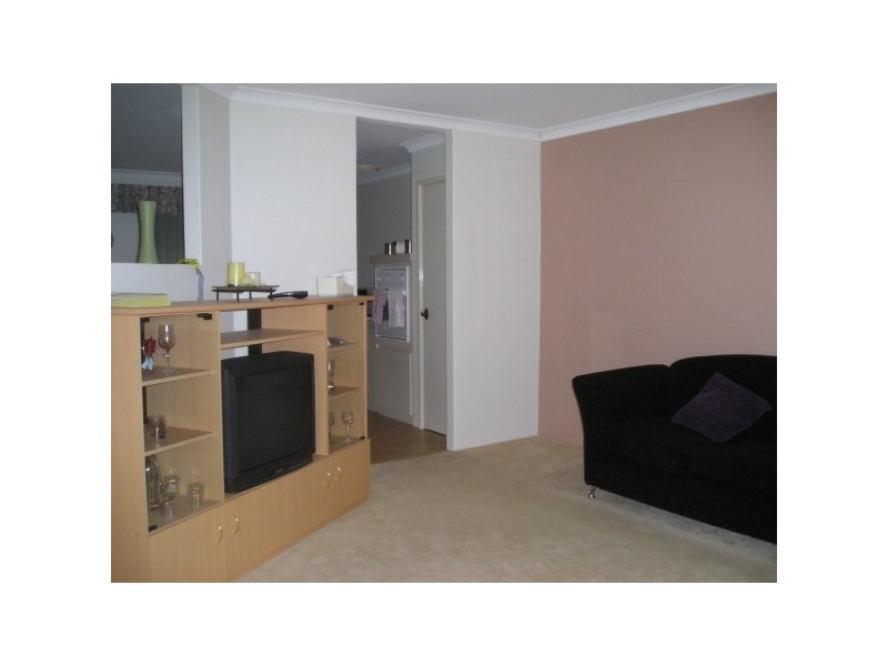 17A Honeysuckle Ramble, Halls Head WA 6210