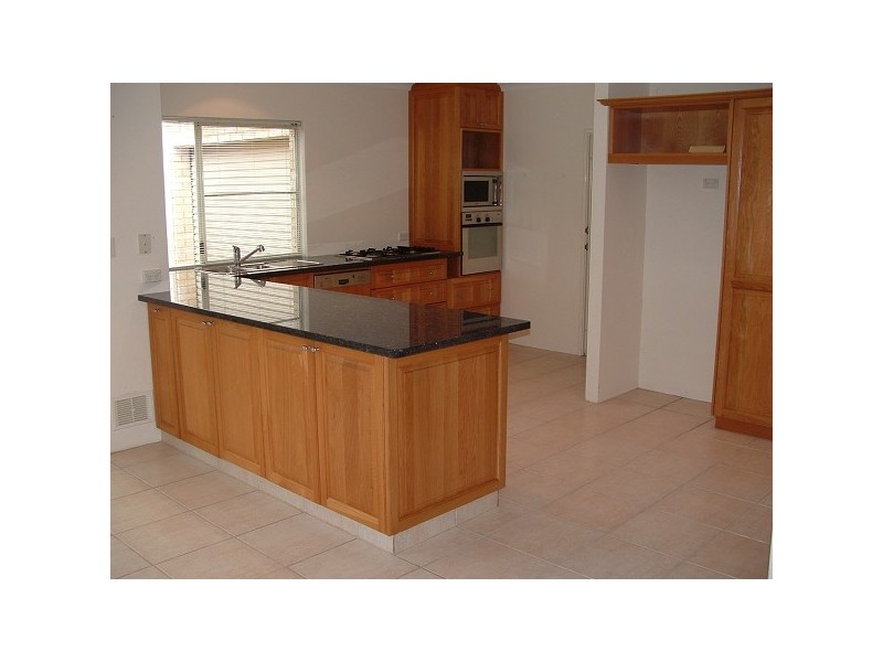 33 Willoughbridge Crescent, Erskine WA 6210