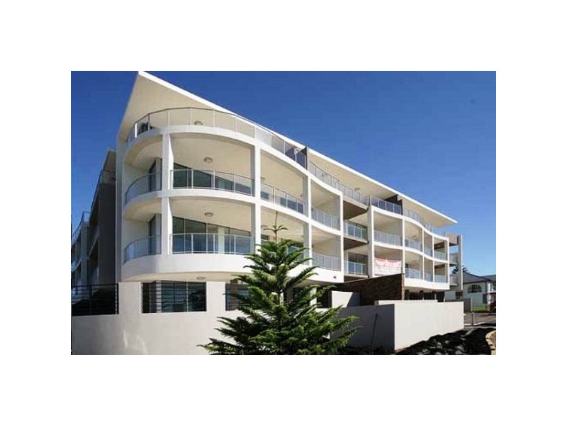 Unit 16 Waterline Apartments, Halls Head WA 6210