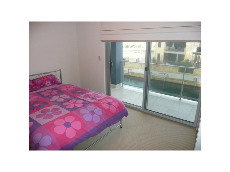 2/7 Florian Mews, Mandurah WA 6210