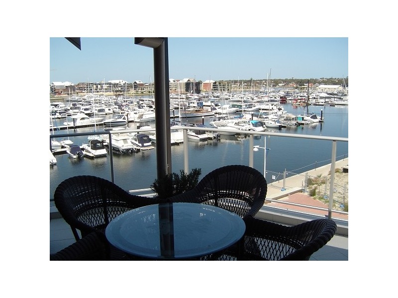 6/42 Spinnaker Quay, Mandurah WA 6210