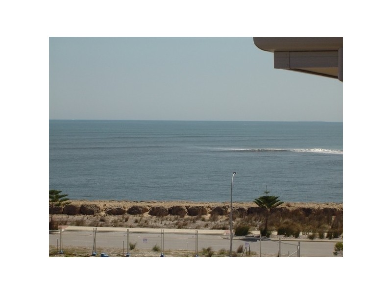 6/42 Spinnaker Quay, Mandurah WA 6210