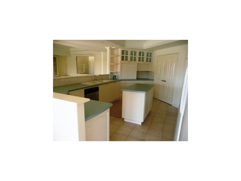 4 Picaroon Place, Mandurah WA 6210