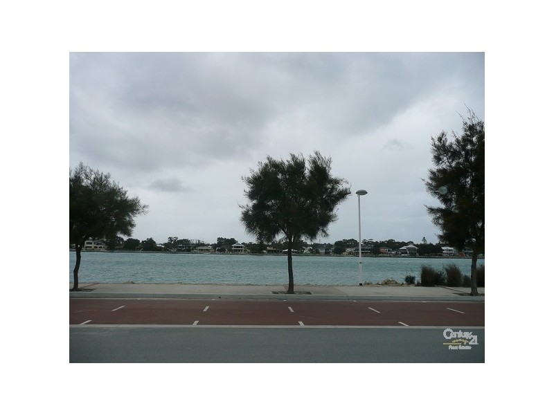 3,7 Galileo Loop, Mandurah WA 6210