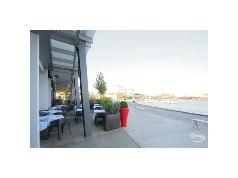 305/5 Marco Polo Drive The Point, Mandurah WA 6210