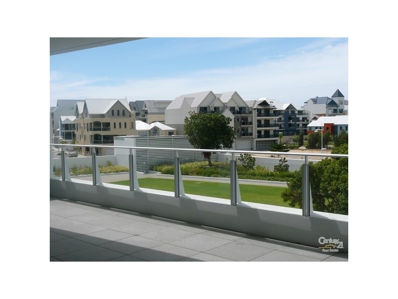 305/5 Marco Polo Drive The Point, Mandurah WA 6210
