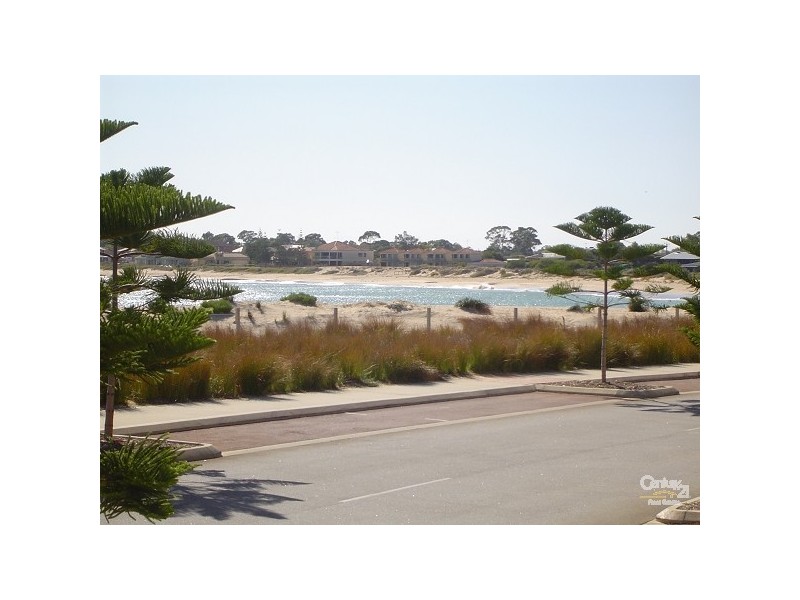 4/51 Breakwater Parade, Mandurah WA 6210