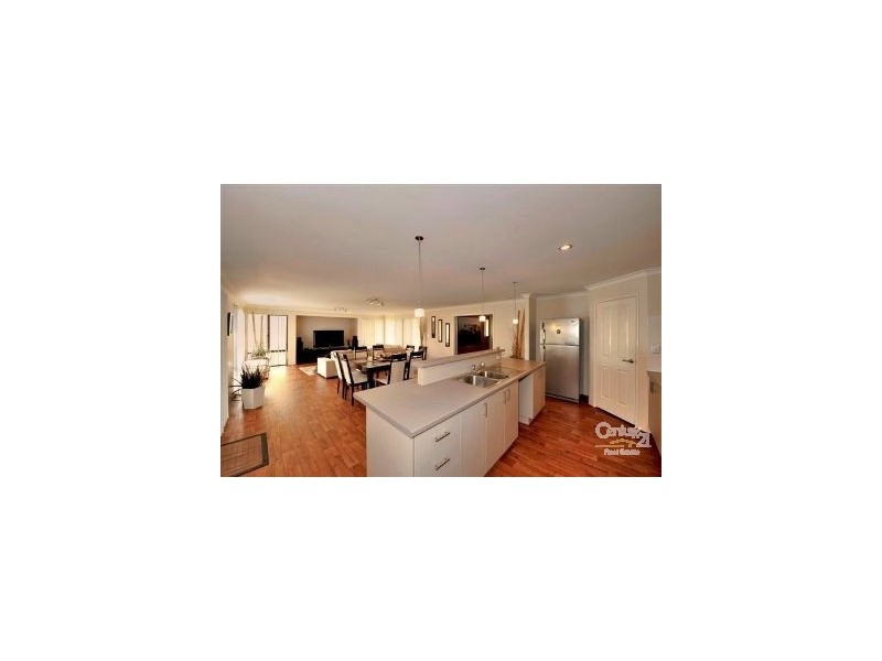 13 Nuchea Vista, Lakelands WA 6180