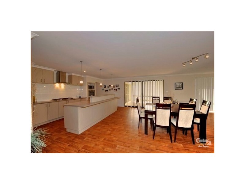 13 Nuchea Vista, Lakelands WA 6180