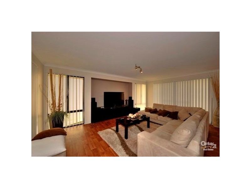 13 Nuchea Vista, Lakelands WA 6180