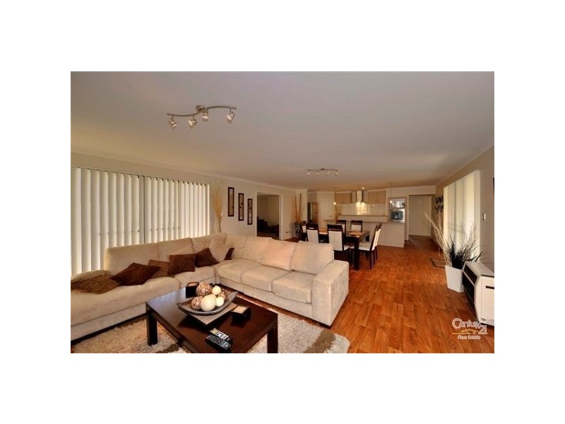 13 Nuchea Vista, Lakelands WA 6180