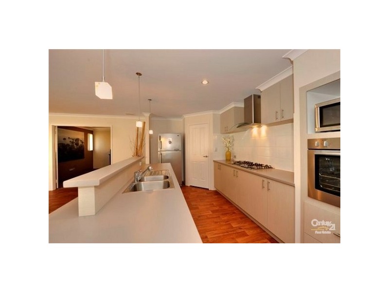 13 Nuchea Vista, Lakelands WA 6180