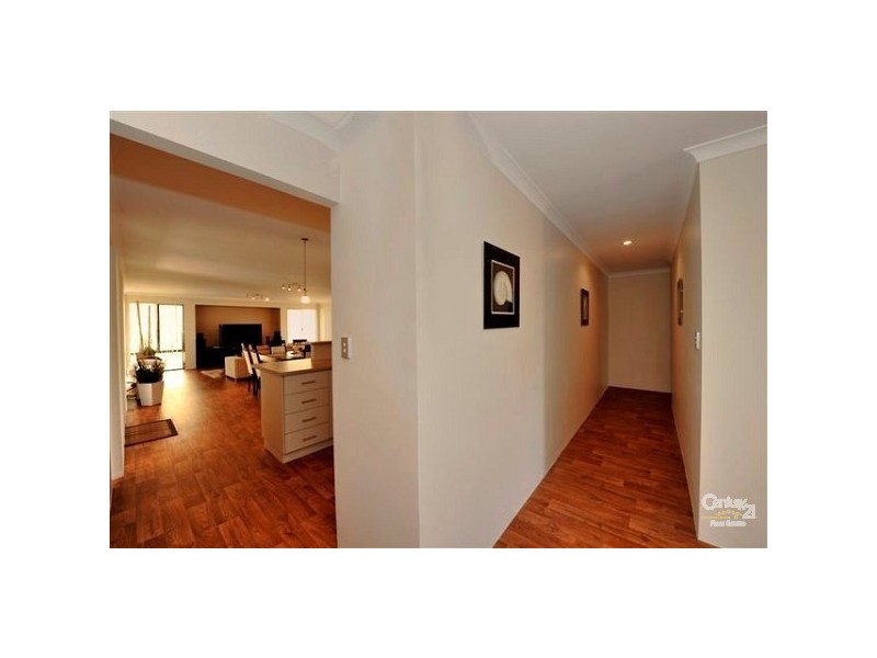 13 Nuchea Vista, Lakelands WA 6180