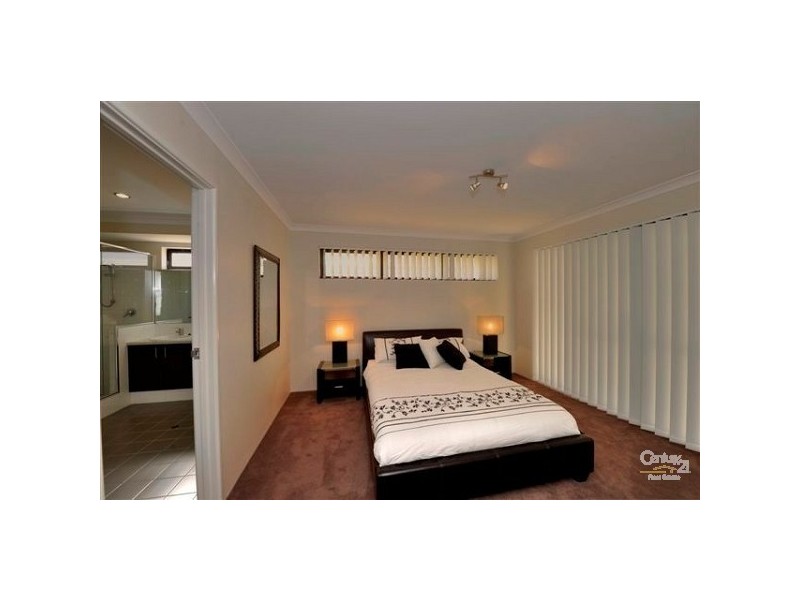 13 Nuchea Vista, Lakelands WA 6180