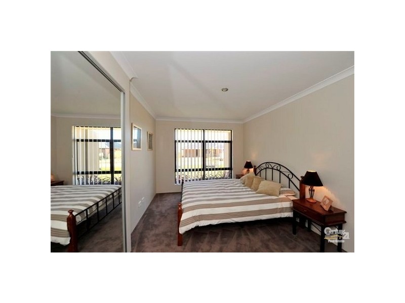 13 Nuchea Vista, Lakelands WA 6180