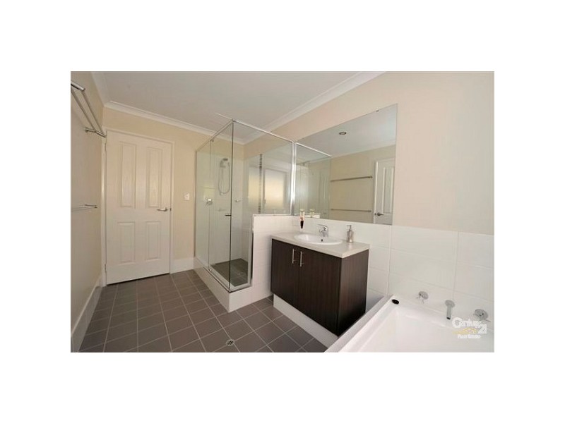 13 Nuchea Vista, Lakelands WA 6180