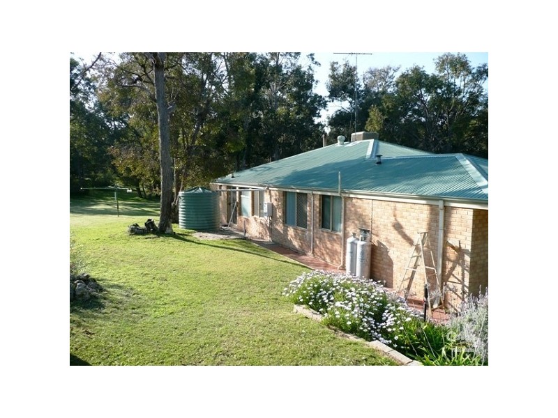 10 Yalgorup Drive, Bouvard WA 6211