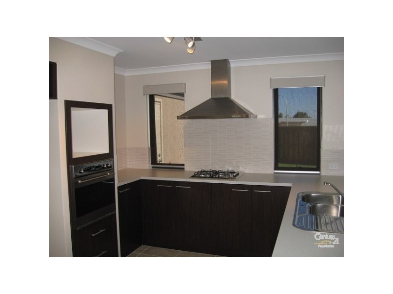 27 Karon Vista, Halls Head WA 6210