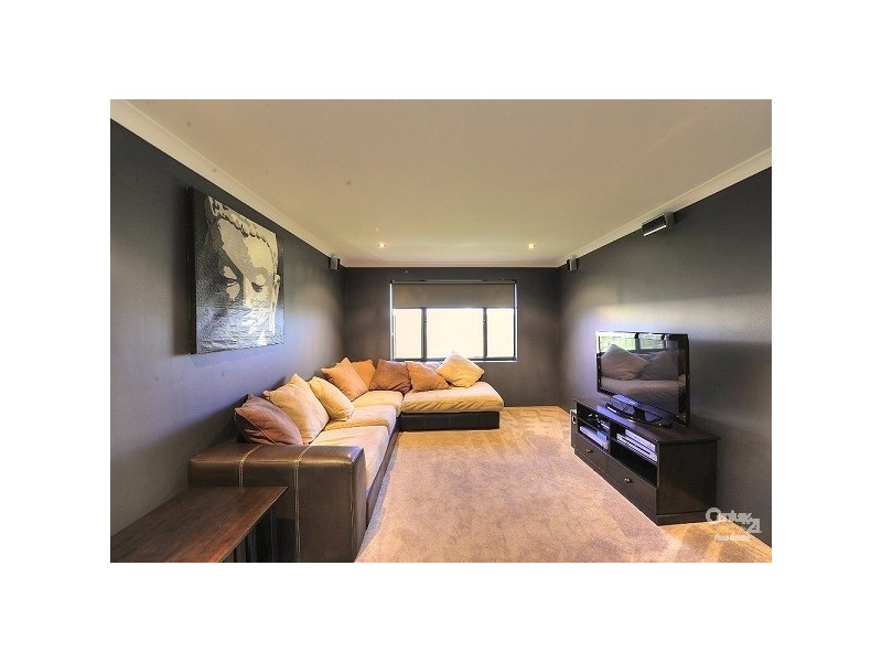 17 Highcliffe Circle, Lakelands WA 6180