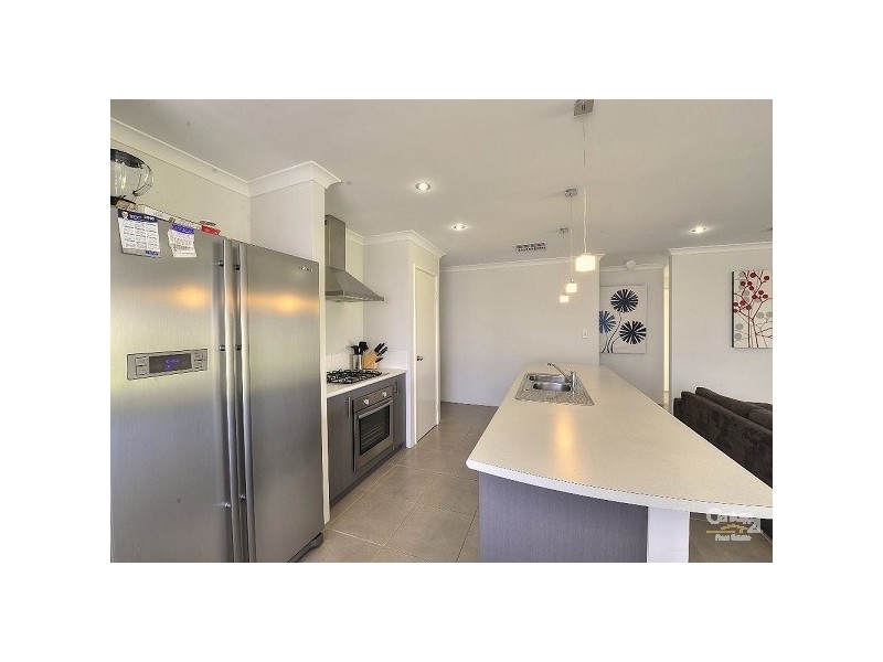 17 Highcliffe Circle, Lakelands WA 6180