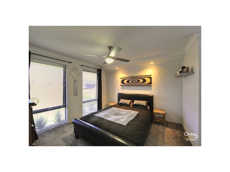 17 Highcliffe Circle, Lakelands WA 6180