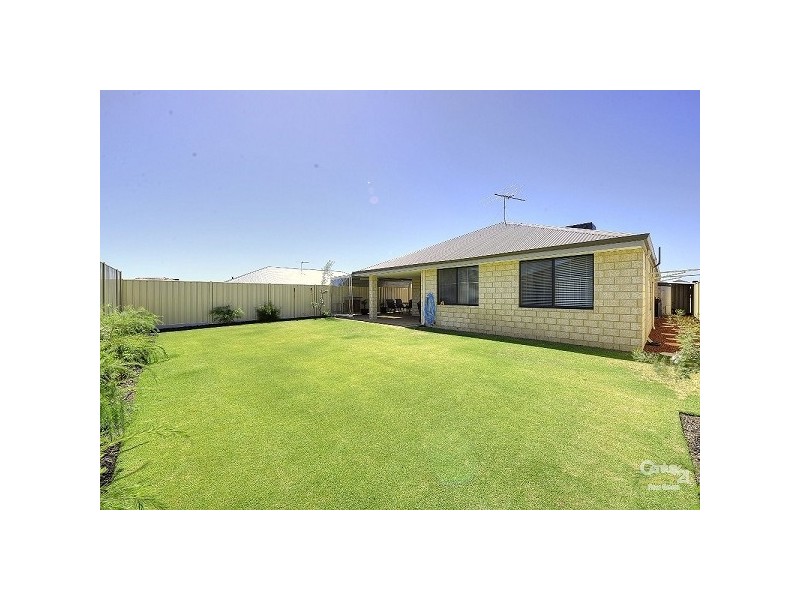 17 Highcliffe Circle, Lakelands WA 6180
