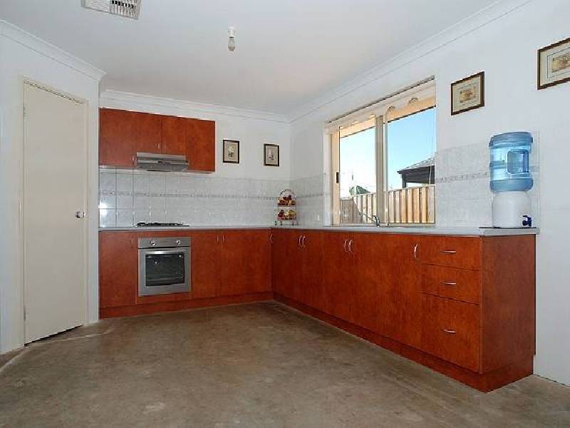 4 Flora Valley Grove, Ellenbrook WA 6069