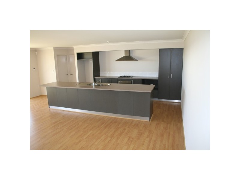 25 Parnham Ave, Ellenbrook WA 6069