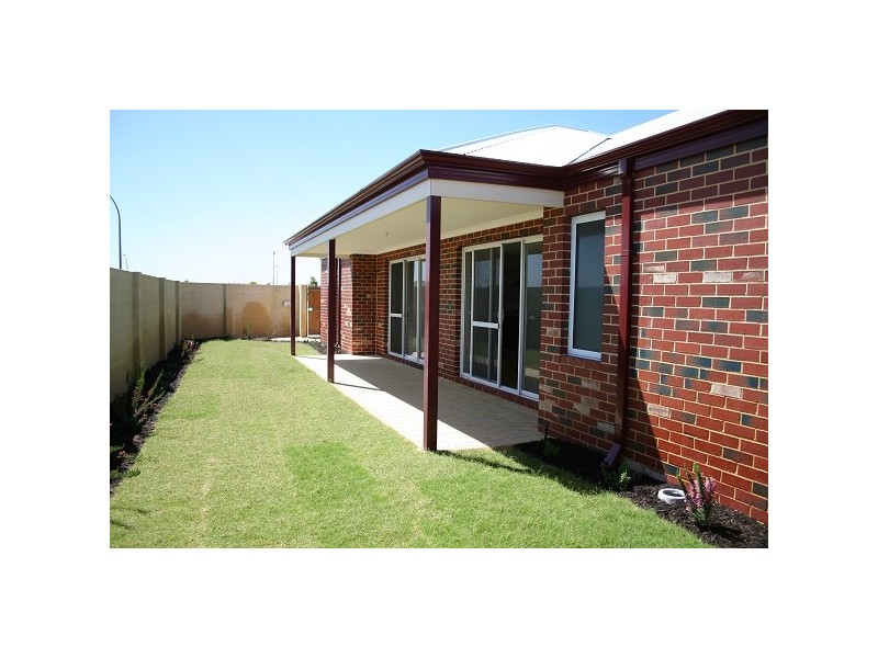 25 Parnham Ave, Ellenbrook WA 6069