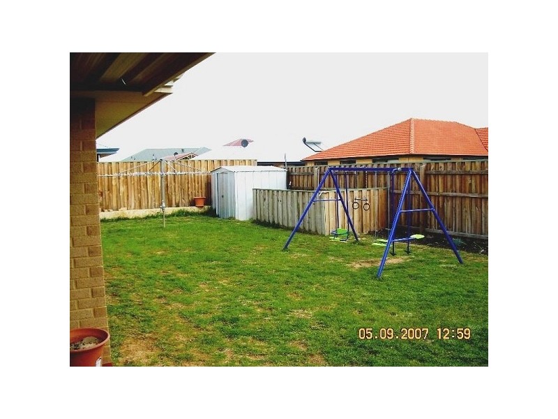 21 Caldervale Ave, Ellenbrook WA 6069