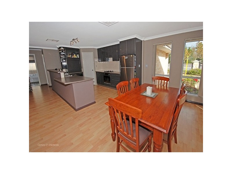 2 Flora Valley Grove, Ellenbrook WA 6069