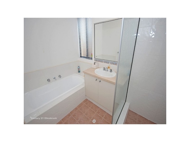 8 ADDINGHAM DRIVE, Ellenbrook WA 6069