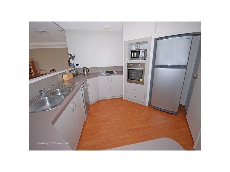 8 ADDINGHAM DRIVE, Ellenbrook WA 6069