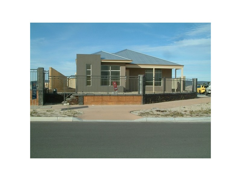 6 Birchmore Gardens, Ellenbrook WA 6069