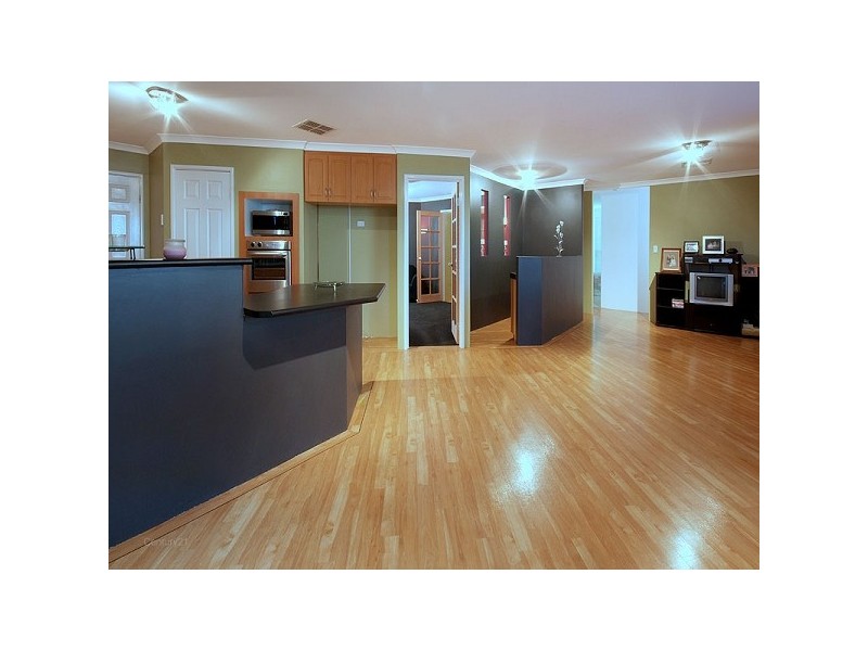 4 Glade Tce, Ellenbrook WA 6069